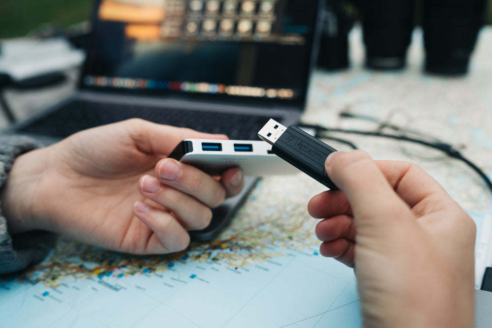 Memorje USB Verbatim PinStripe 256GB e zezë, pamja 2